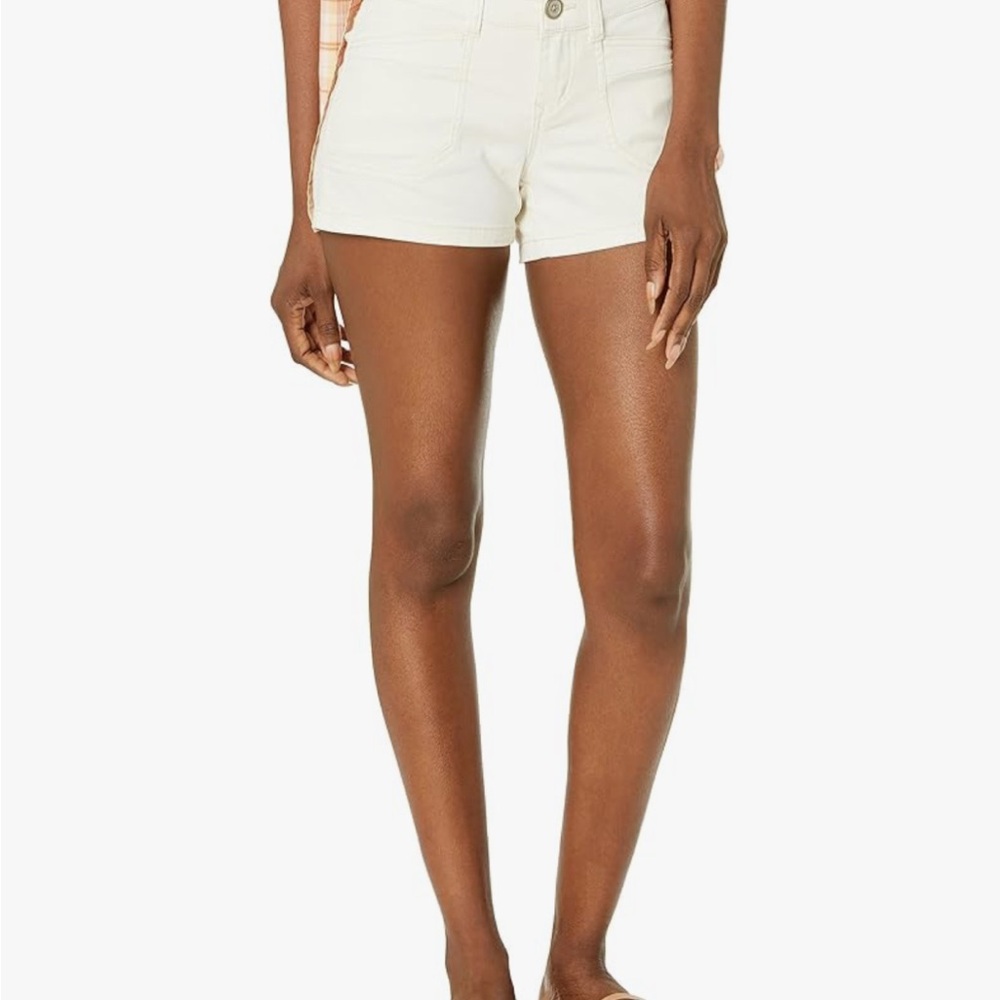 UNIONBAY Cream Cargo Shorts with Classic Design - gently used